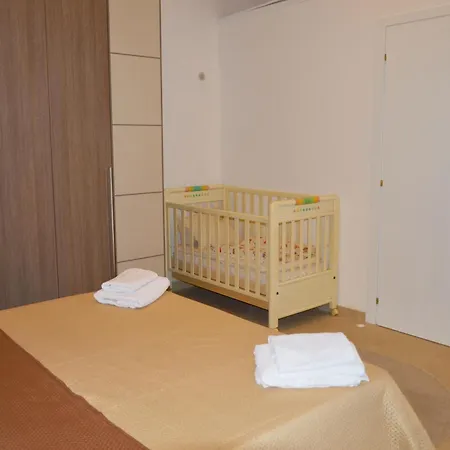 Domus Athena Apartament *